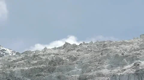 Parapente over glacier Video stock 12736279
