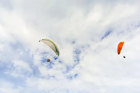 Paraplane flying high up Stock-Fotos