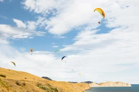 Paraplane flying high up Stock-Fotos