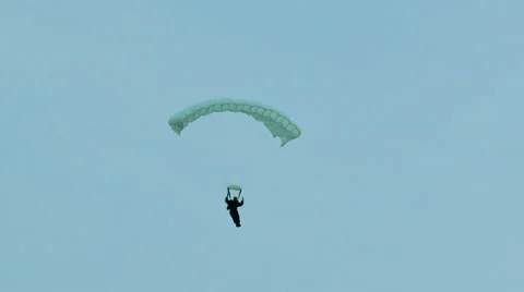 Paraplaner in the sky Stock Footage 33486736