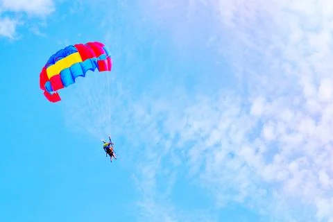 Parasailing - an active form of recreation in which a person is fixed with a  Foto stock