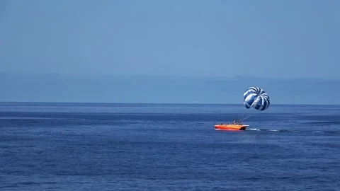 Parasailing boat Stock Footage 92733218