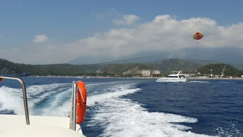 Parasailing boat in the sea Video stock 79730485