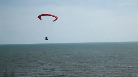 Parasailing In Clouds Vídeos de archivo 40611303