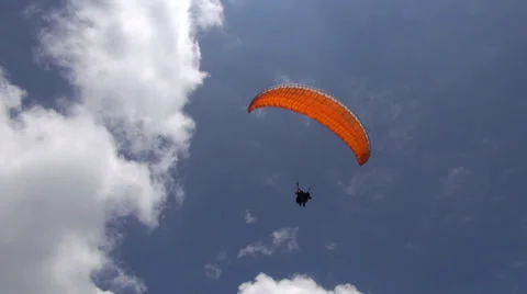 Parasailing in Clouds, Paragliding, Sky Diving Vídeos de archivo 35538771