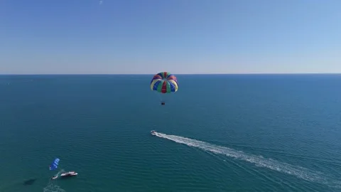 Parasailing 스톡 동영상 296280878