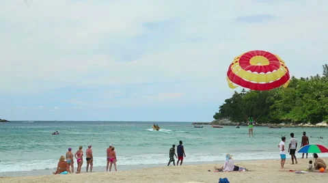 Parasailing on Phuket Vídeo Stock 58077222