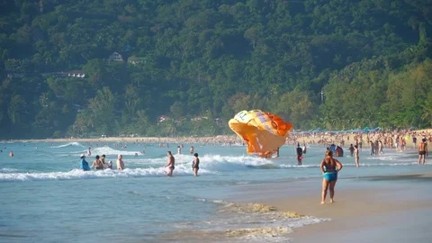 Parasailing on Phuket 스톡 동영상 83795153