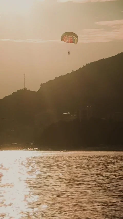 Parasailing Serenity at Sunset in the bay Stock-Footage 344007621