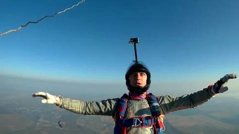 Parashute jump from aerostat Video stock 252368632