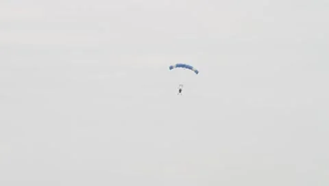 Paratrooper in Austria Vídeos de archivo 8688864