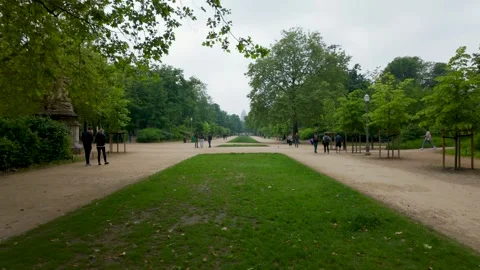 Parc de Bruxelles: A Tranquil Stroll in the Heart of Brussels Vidéo 276323850