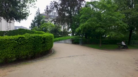 Parc de Bruxelles: A Tranquil Stroll in the Heart of Brussels Vidéo 276323873