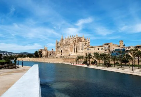 Parc de la Mar in front of Santa Maria Cathedral, La Seu, far left Almudaina 写真素材