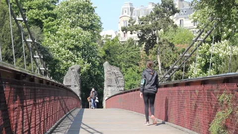 Parc des Buttes Chaumont Vídeo Stock 153759278