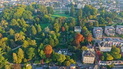 Parc du Thabor Autumn Pullback Rennes Video stock 328266976