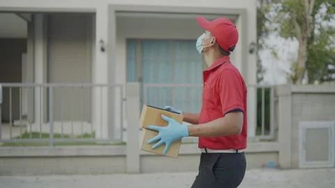 Parcel delivery worker Stock Footage 147572157