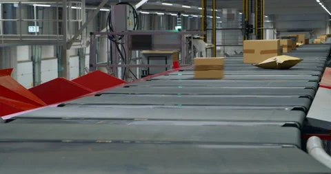 Parcels Moving on Conveyor in Logistics Center 스톡 동영상 319006730