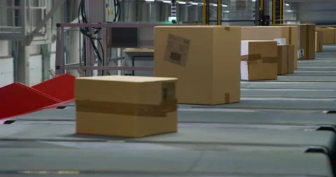 Parcels Moving on Conveyor in Logistics Center 스톡 동영상 319006798