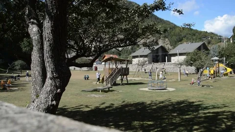 Parco giochi Oulx Video stock 79604904