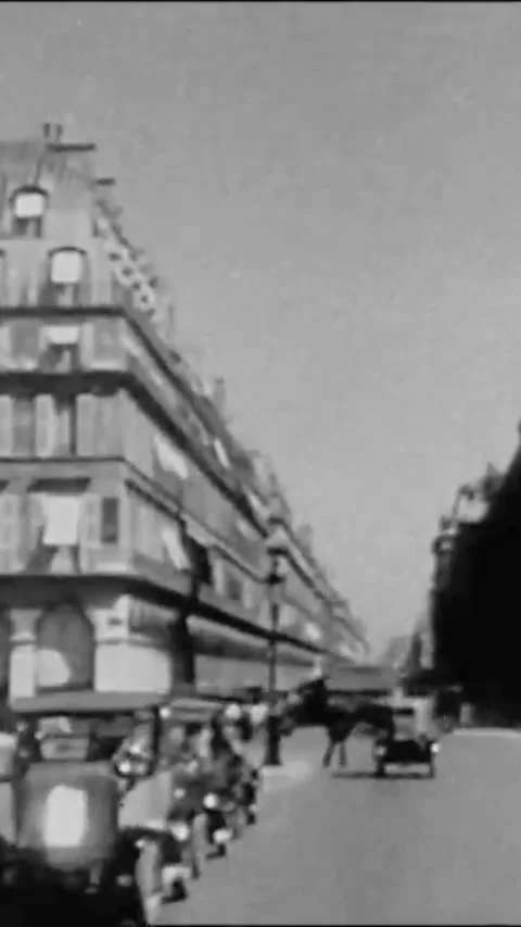 PARIS - 1927 - A camera mounted on a car drives through traffic in Paris France, Stock-Footage 342244962