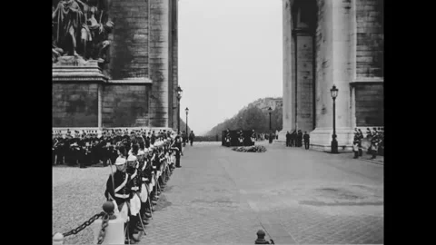 PARIS - 1944: Arc de Triomphe ceremony - Guard lines up beneath the Arc Stock-Footage 344005754