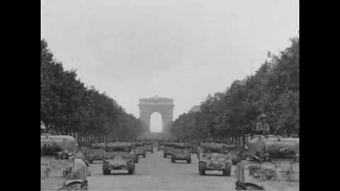 PARIS - 1944: Armored column - Double tank column recedes toward the Arc Stock-Footage 344005828