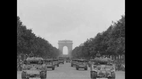 PARIS - 1944: Armored column - Two columns of armour run toward the Arc Stock-Footage 344005829