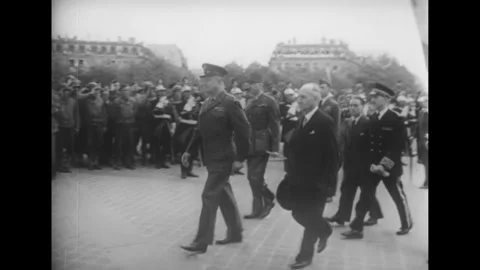 PARIS - 1944 - General Eisenhower leaves a wreath at France's Tomb of the Stock-Footage 341424305