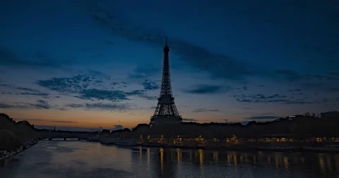 Paris 4K Timelapse Sunrise with Eiffel Tower And Clouds 스톡 동영상 99002562