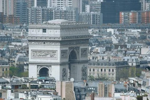 Paris Arc de Triomphe Paris, Blick über die Dächer zum Arc de Triomphe; Pa. Stock-Fotos