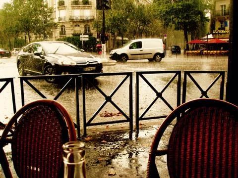 Paris Café in the Rain 스톡 사진