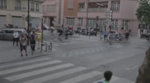 Paris - Canal Saint-Martin - Intersection Bike Race Video stock 40472508