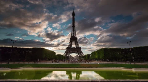 Paris champ de mars eiffel tower pond panorama 4k time lapse france Stock Footage 56736863