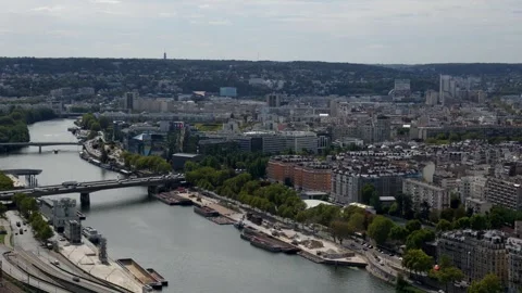 Paris cityscape aerial view looking over Seine River 库存影片 344838653
