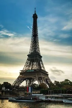 Paris cityscape with Eiffel tower Paris cityscape with Eiffel tower in the... Stock-Fotos