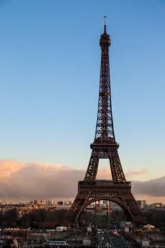 Paris cityscape with Eiffel tower at sunset, France Foto stock