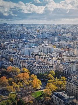 Paris cityscape vertical view from the Eiffel tower height, France. Fall se.. 库存照片
