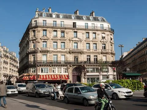 Paris -  d'Estienne d'Orves Square. Typical parisian architecture 스톡 사진