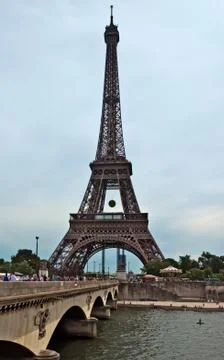 Paris - Eiffel tower and old bridge Foto stock