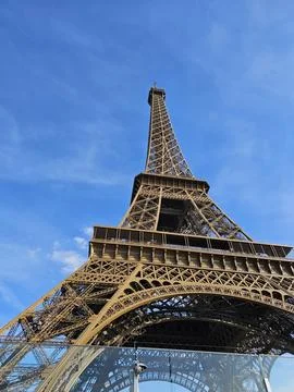 Paris Eiffel Tower, in spring with beautiful sky in the background 스톡 사진