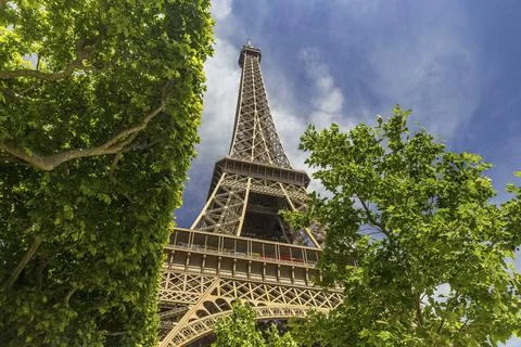Paris Eiffel Tower in Summer 스톡 사진
