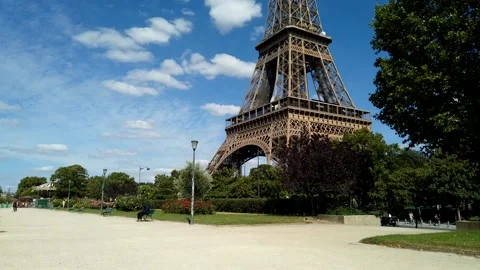 Paris the Eiffel Tower timelapse Stock Footage 136523974