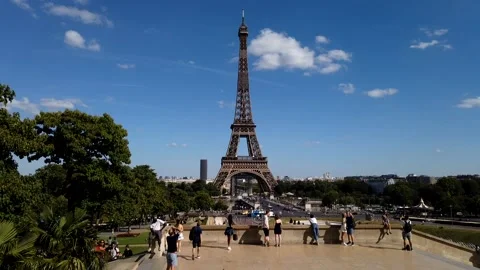 Paris eiffel tower trocadero timelapse Stock Footage 136523971