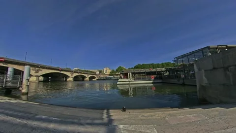 PARIS, EMPTY CITIES, COVID 19 LOCKDOWN, 360° CAMERA, EIFFEL TOWER, THE SEINE... Video stock 154907205