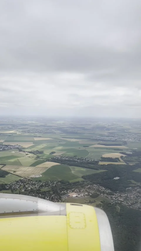 Paris, here I come! Stock Footage 285337504