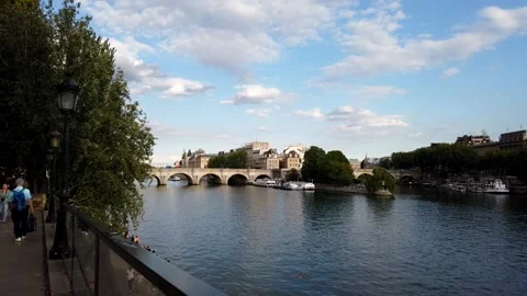 Paris Ile-de-la-Cite timelapse Stock Footage 136661753
