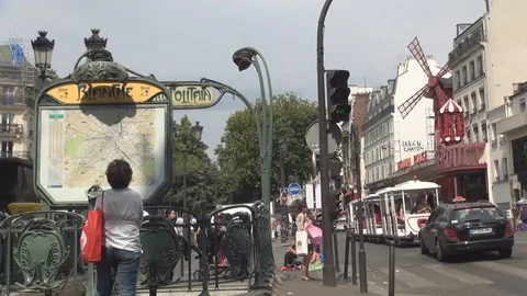 Paris Image with Subway Train Station Entrance Cars Traffic and People Walking Stockbeeldmateriaal 97773231
