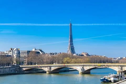 Paris, the Invalides bridge 库存照片