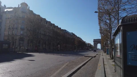 Paris Lock-down - Les Champs-elysées under covid19 (Coronavirus) Stock Footage 127483580